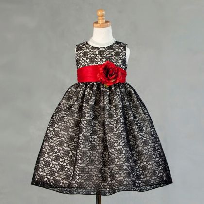 Дизайнерска детска черна рокля с дантела